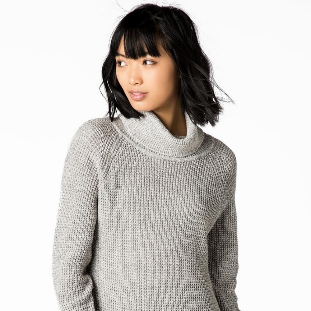 Women's Quinn Turtleneck